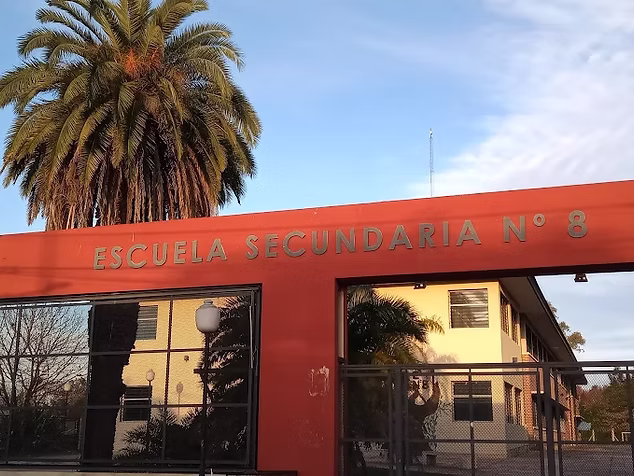 La interna del PJ lleg&oacute; al ba&ntilde;o de la Secundaria N&deg; 8 de General Pacheco