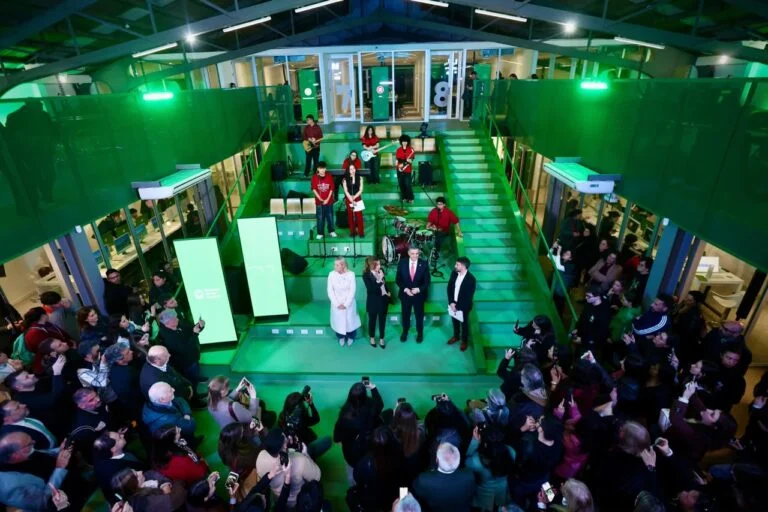 Ciudad abre otro centro TUMO para chicos del secundario y suma talleres de Inteligencia Artificial
