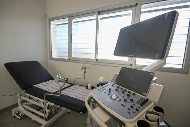 Kicillof inauguró un nuevo Centro de Atención Primaria de la Salud en Luján
