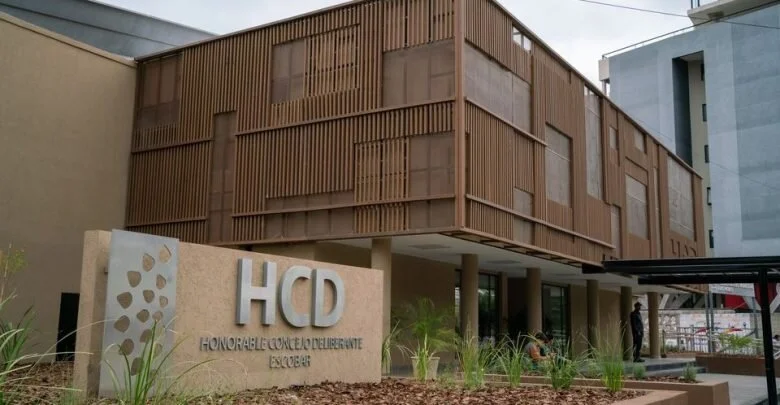 NOTICIAS ESCOBAR:ARIEL SUJARCHUK PIDE DERORAR LA ORDENANZA QUE HABILITABA LA INSTALACION DE UNA SALA DE JUEGOS EN INGENIERO MASCWITZ