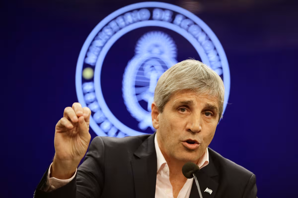 Caputo envi&oacute; un mensaje &ldquo;para todos los tarados que hablan de la industria&rdquo; y defendi&oacute; el modelo