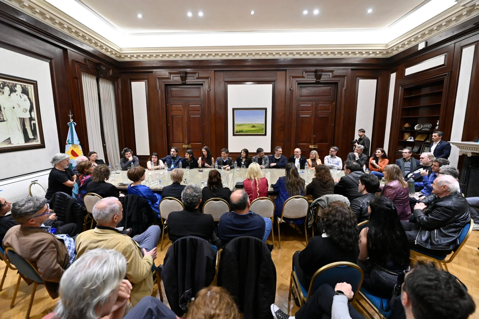 Kicillof se reuni&oacute; con artistas y referentes de la cultura