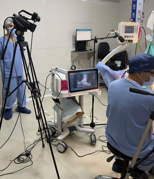 El Hospital Larcade realiz&oacute; una jornada de capacitaci&oacute;n con cirug&iacute;as en vivo y tecnolog&iacute;a Echolaser