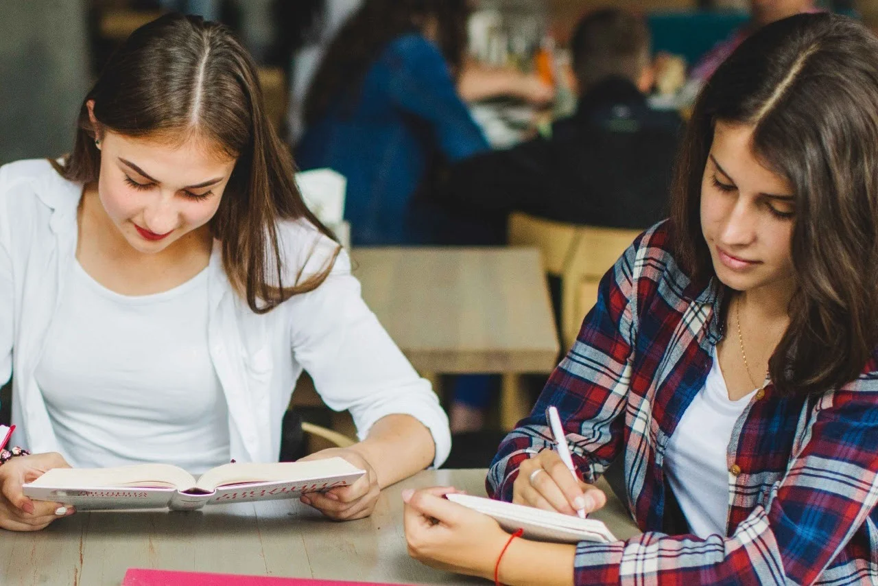 Estudiantes de secundaria pueden acceder a los talleres de apoyo escolar