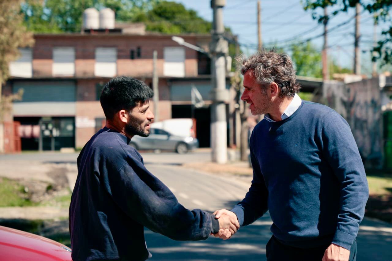 NOTICIAS PILAR:ACHAVAAL RECORRIO LOS NUEVOS ASFALTOS DE LAGOMARSINO