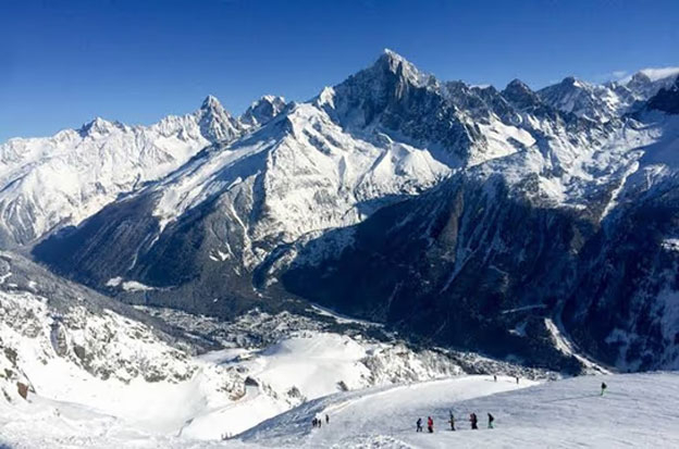 Un monta&ntilde;ista argentino muri&oacute; y otro result&oacute; herido en los Alpes 