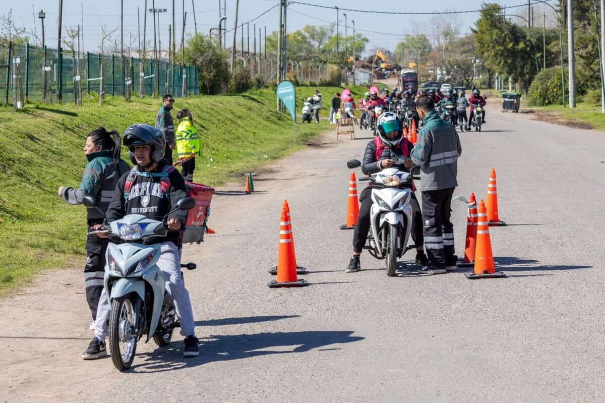 San Isidro realiz&oacute; una jornada de conducci&oacute;n segura para repartidores locales