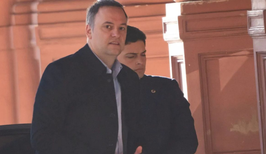 NOTICIAS PILAR: ADORNI EN LA MIRA .