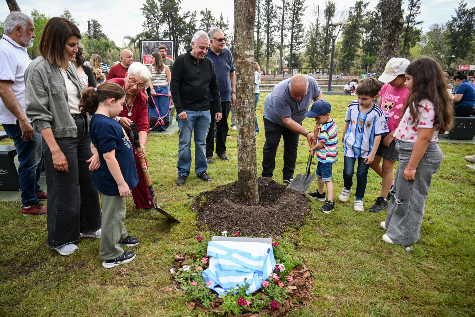 NOTICIAS  TIGRE:LOS VECINOS YA DISFRUTANLA PLAZA CIUDAD DEL  DELTA:EL MUNICIPIO DE TIGRE INAUGURO EL ESPACIO PUBLICO N&deg; 107 EN DIQUE LUJAN 