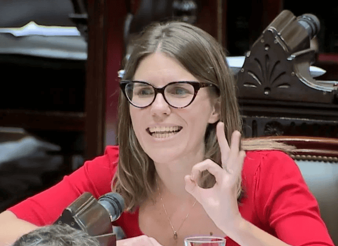 Marina Salzmann lanz&oacute; una junta de firmas para reclamar la reactivaci&oacute;n de la Autopista Presidente Per&oacute;n