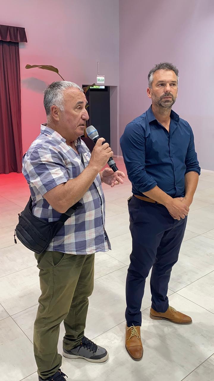 NOTICIAS DE TIGRE:Miguel Escalante encabez&oacute; el brindis de fin de a&ntilde;o en el HCD de Tigre con periodistas locales y concejales