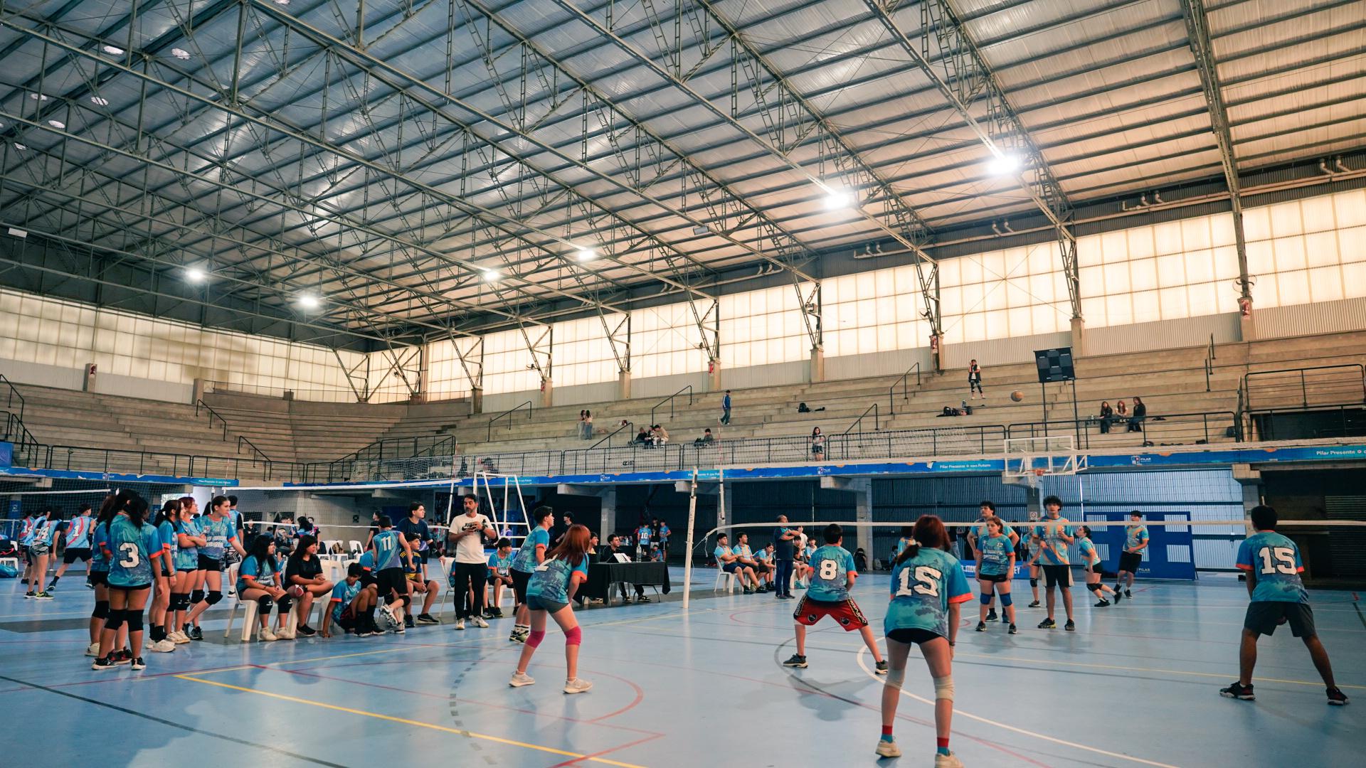 NOTICIAS PILAR:ACHAVAL ACOMPA&Ntilde;O UN NUEVO ENCUENTRO DEPORTIVO EN EL MICROESTADIO MUNICIPAL.