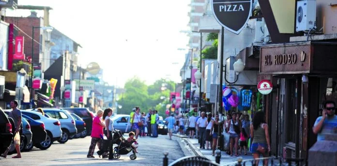 NOTICIAS SAN ISIDRO: LOS CENTROS COMERCIALES DE SAN ISIDRO Y MARTINEZ DEJARAN DE SER PEATONALES LOS FINES DE  SEMANA
