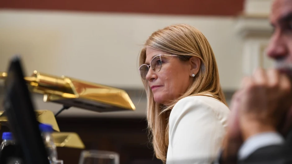 NOTICIAS PILAR:LA CAMPORA AHORA PRESIONA A MAGARIO PARA ANULAR LAS LICENCIAS DE KATOPODIS Y VALENZUELA 