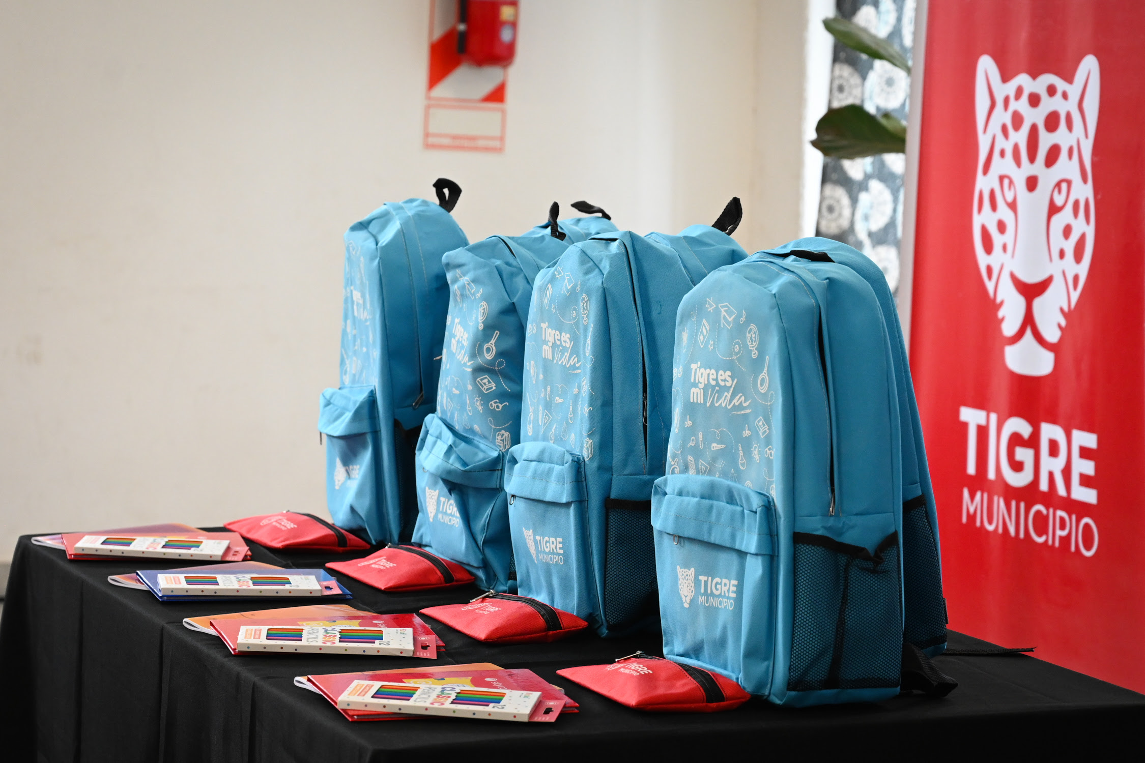 NOTICIAS  TIGRE: GENERAL PACHECO: ESTUDIANTES DE LA ESCUELA PRIMARIA N&deg; 36 RECIBIERON KITS ESCOLARES ENTREGADOS POR EL MUNICIPIO DE TIGRE